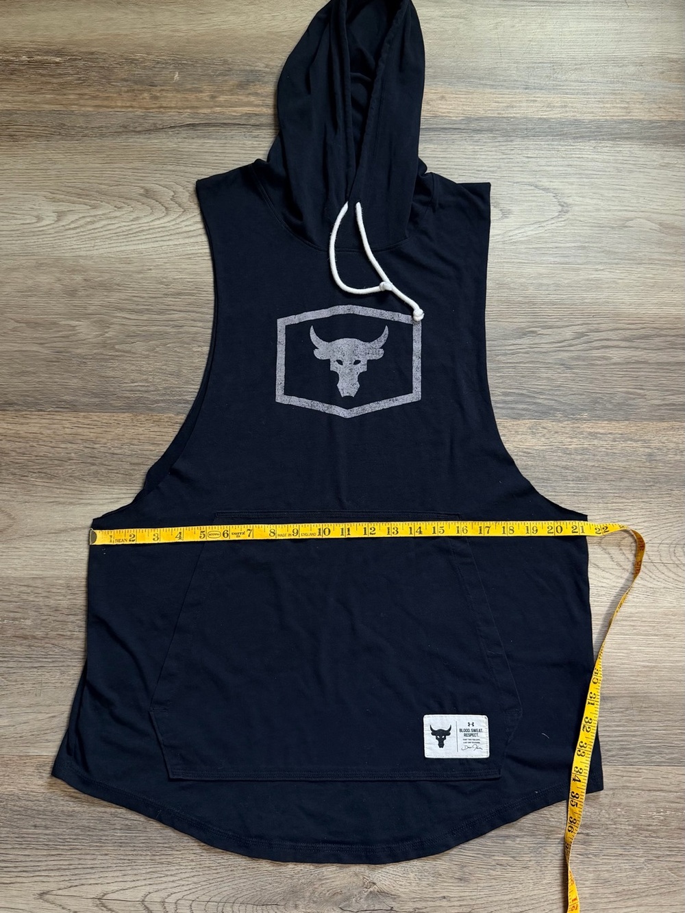 Under Armour Black Sleeveless Hoodie Tank with White Drawstring and Bull Emblem - Picture 6 of 6